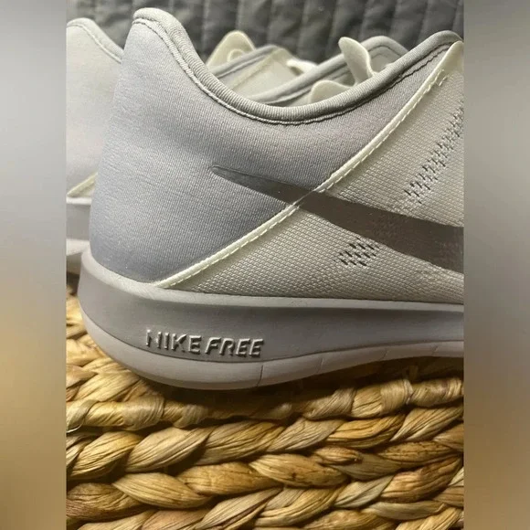Nike Free Run TR 6 Womens Running Sneakers size 7 White/Grey - Picture 3 of 10